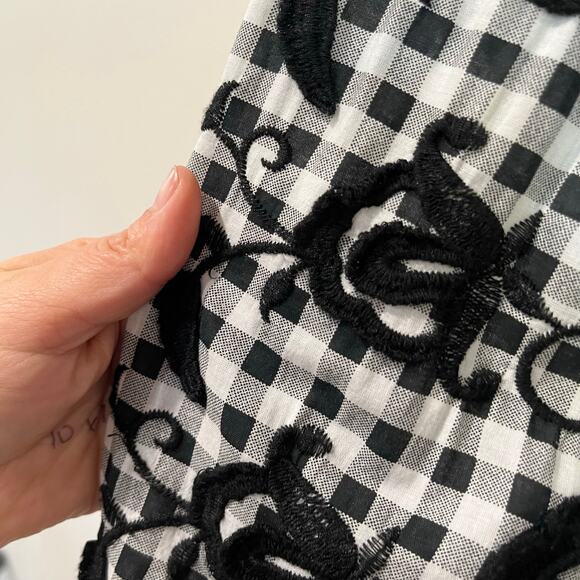 Pilcro Anthropologie Black White Embroidered Gingham Blouse Size L Boho Chic - Picture 5 of 10
